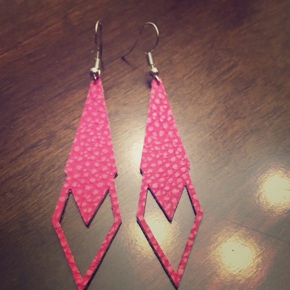 Jewelry - Diamond Shaped Drop Faux Leather Earrings